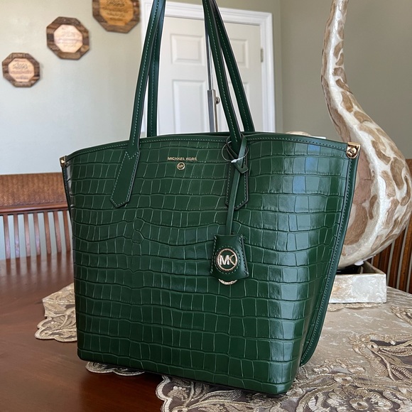 Michael Kors LG green tote - Picture 2 of 13